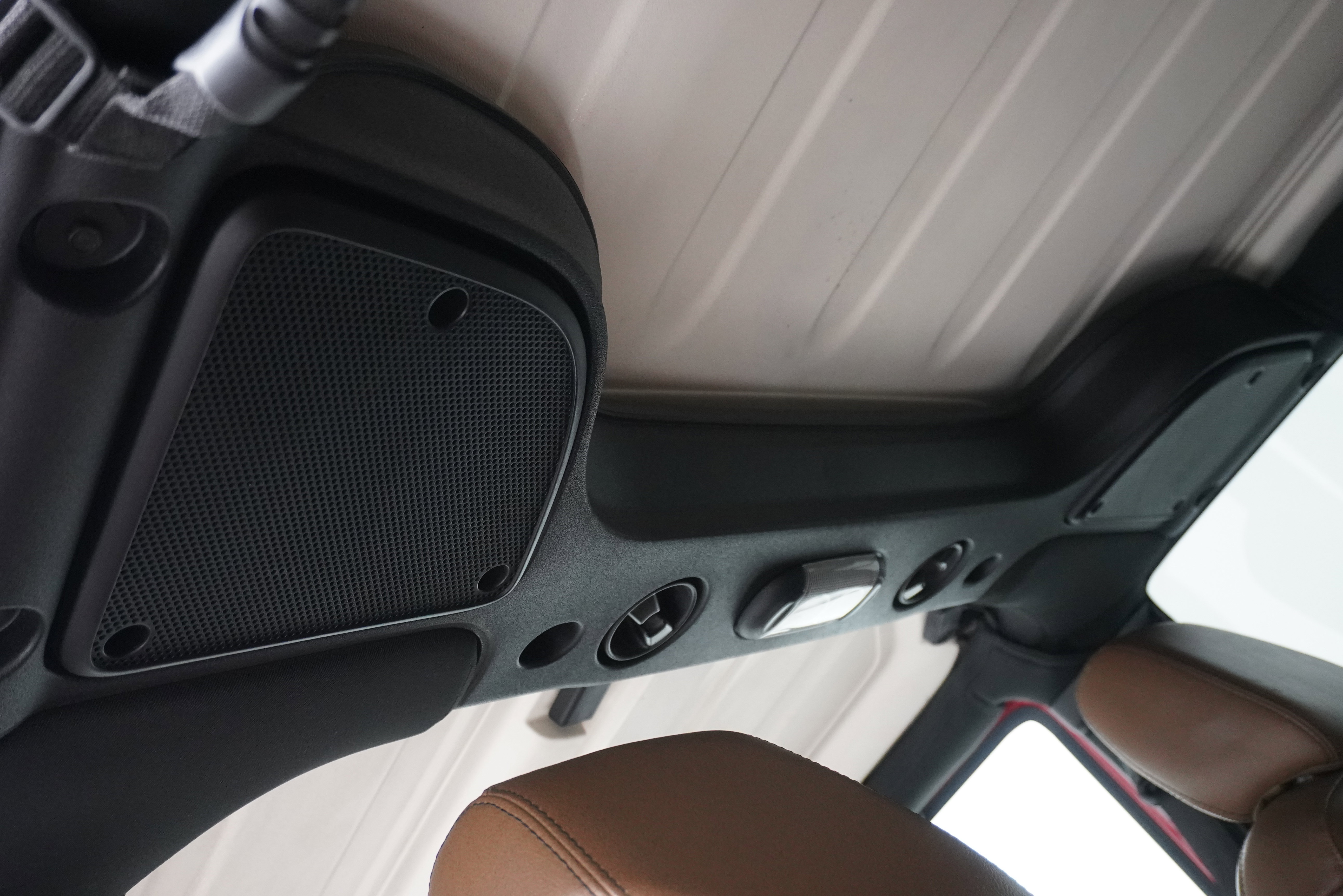 Used 2016 Jeep Wrangler Unlimited Sahara w/ Connectivity Group AWD/4WD image 16