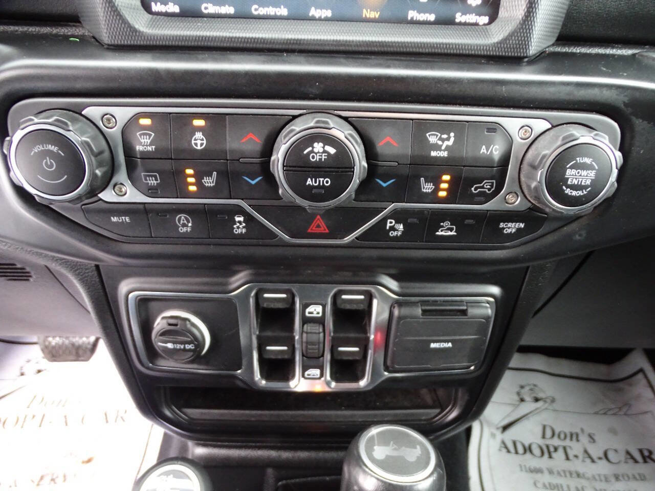 Used 2021 Jeep Wrangler Unlimited Sahara AWD/4WD image 30