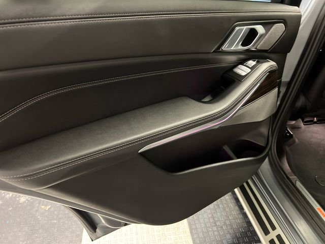 Used 2024 BMW X7 xDrive40i image 18