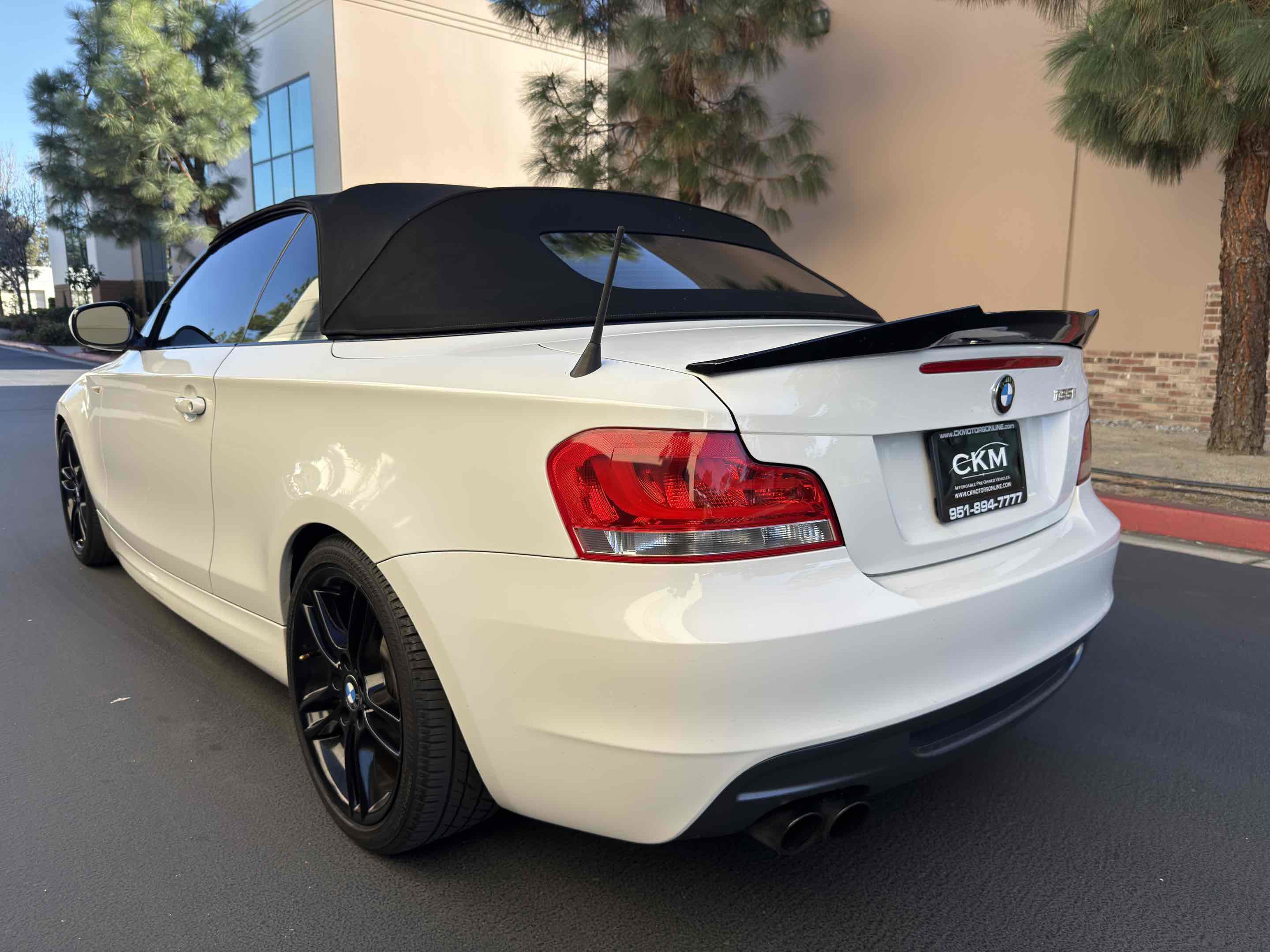 Used 2012 BMW 135i Convertible image 16