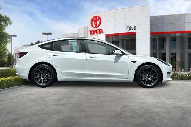 Used 2023 Tesla Model 3 Standard Range RWD image 3