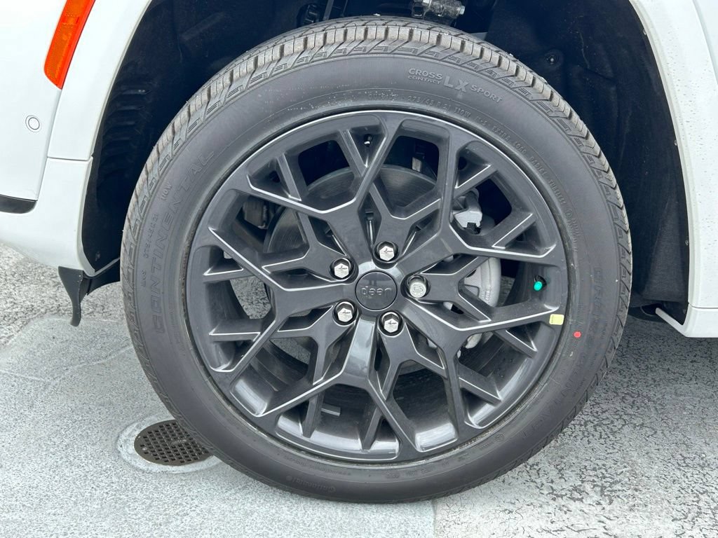 New 2025 Jeep Grand Cherokee L Summit AWD/4WD image 17