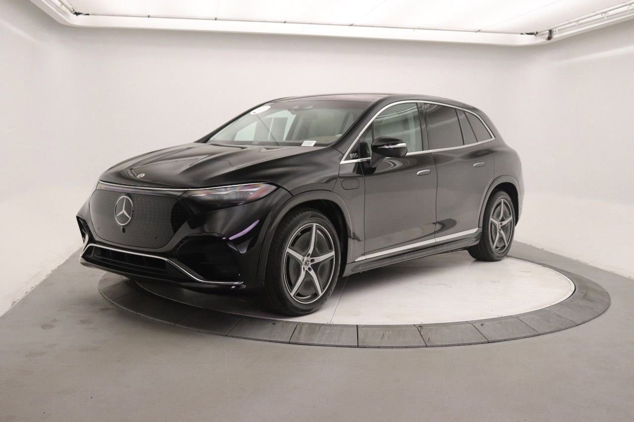 Certified 2023 Mercedes-Benz EQS 580 4MATIC SUV image 3