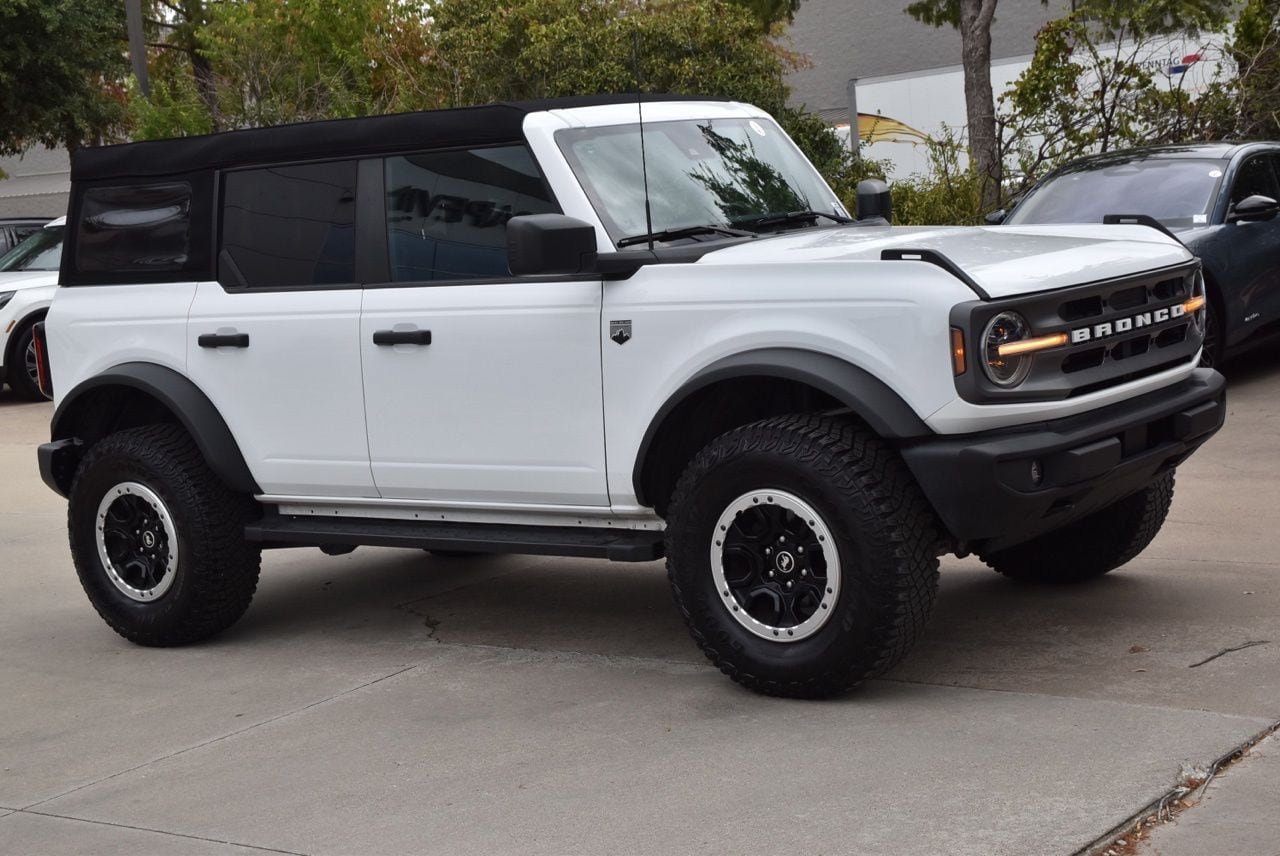 Certified 2023 Ford Bronco Big Bend w/ Sasquatch Package AWD/4WD image 5