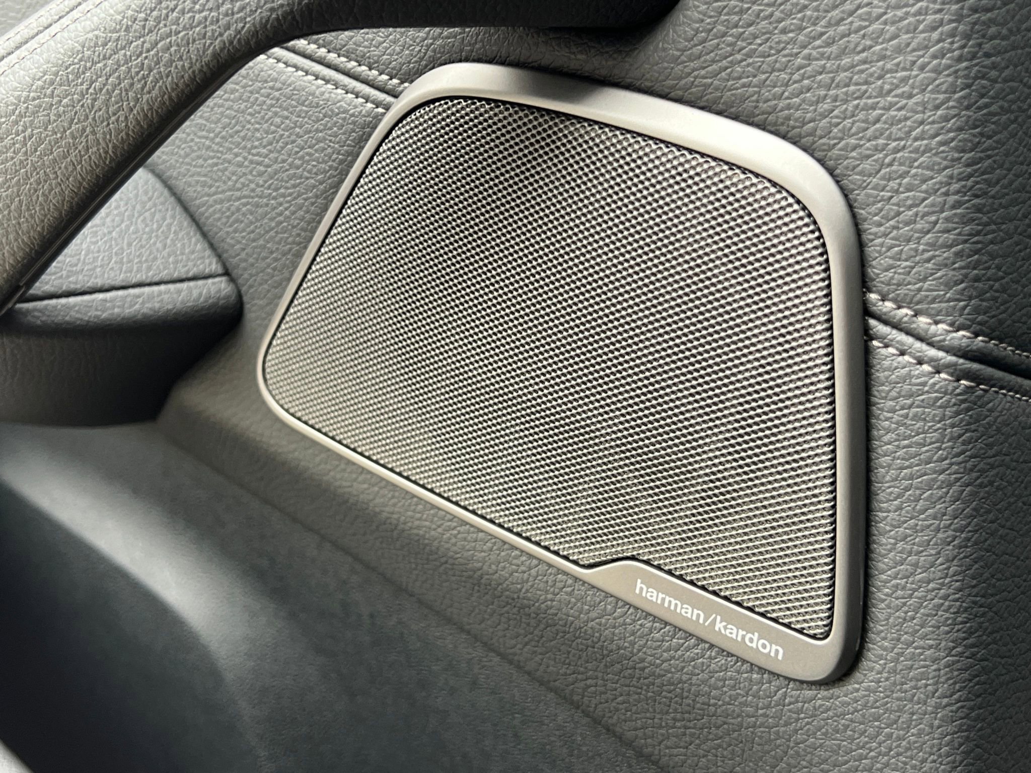 Used 2021 BMW 540i xDrive image 37