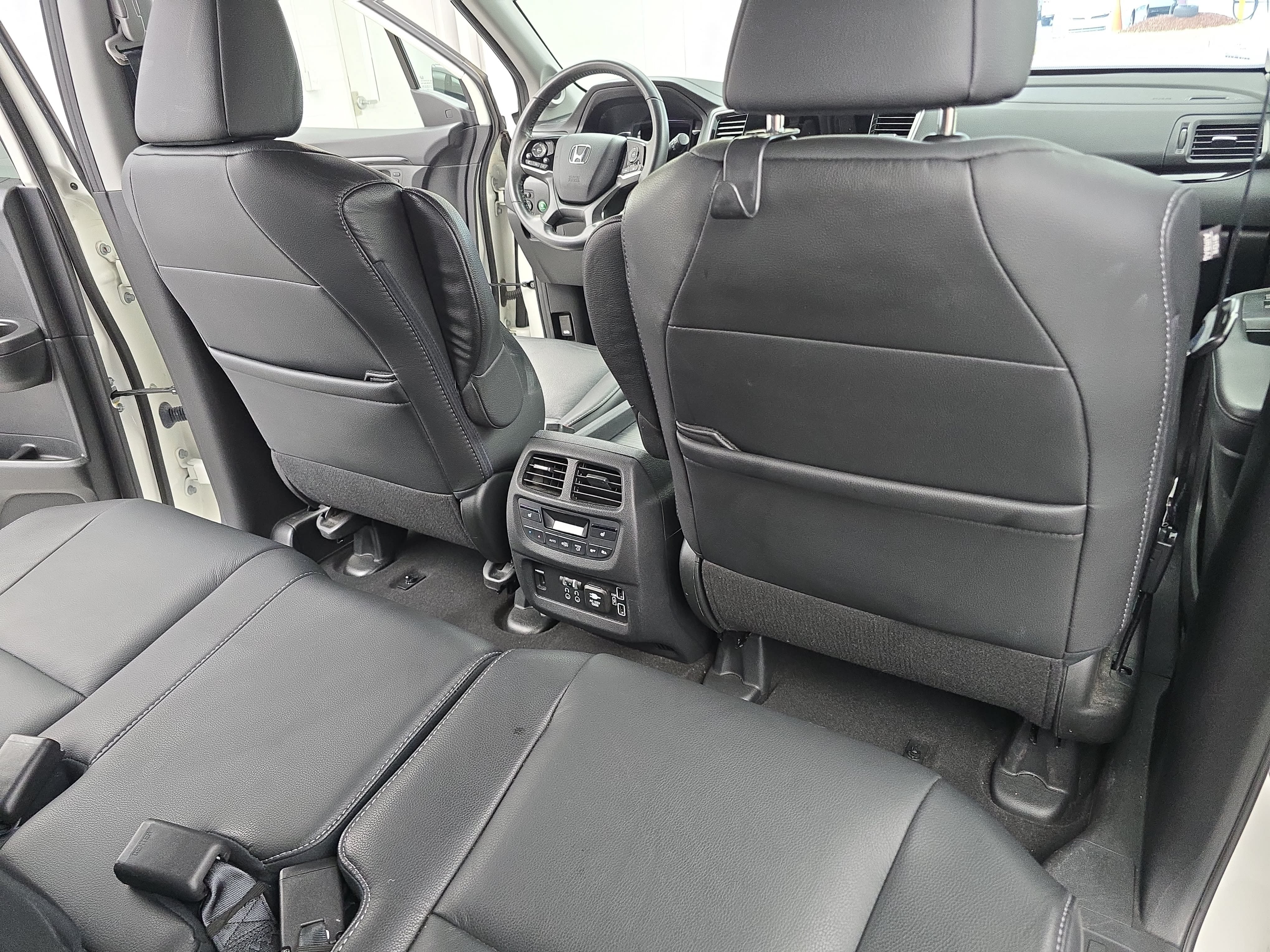 Used 2019 Honda Pilot Touring image 11