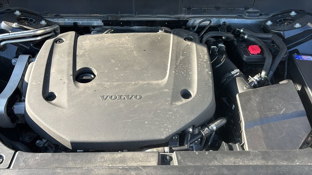 Certified 2025 Volvo XC90 B6 Plus AWD/4WD image 31