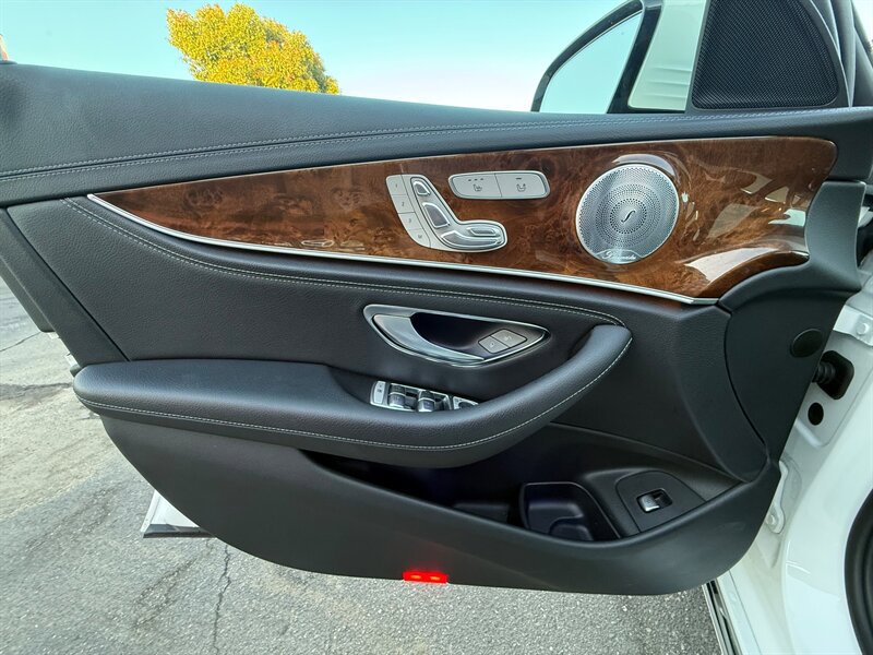 Used 2018 Mercedes-Benz E 300 image 16