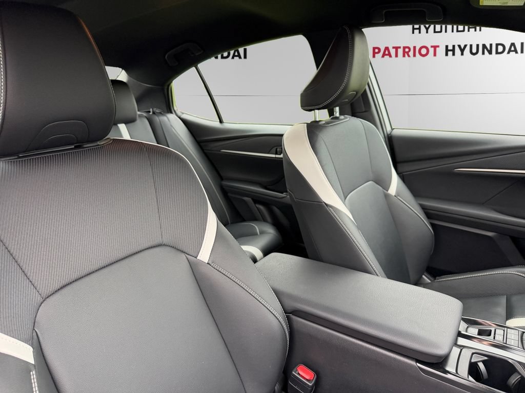 Used 2025 Toyota Camry SE FWD image 13