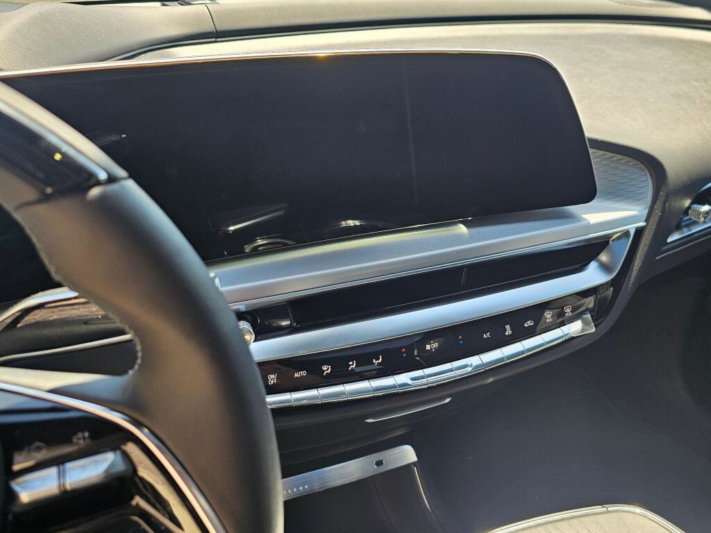 New 2026 Cadillac Lyriq V AWD/4WD image 29