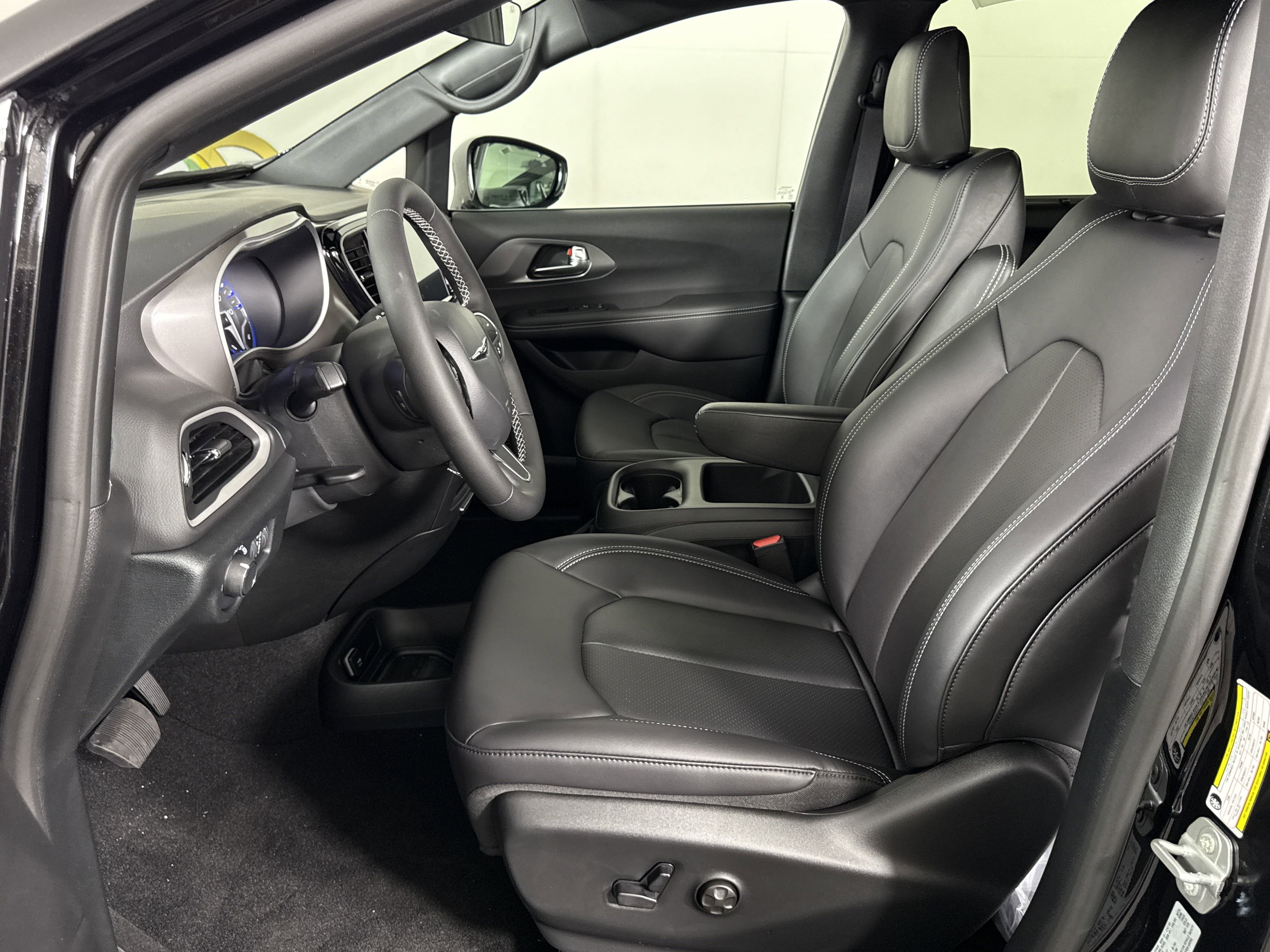 New 2026 Chrysler Voyager LX FWD image 12