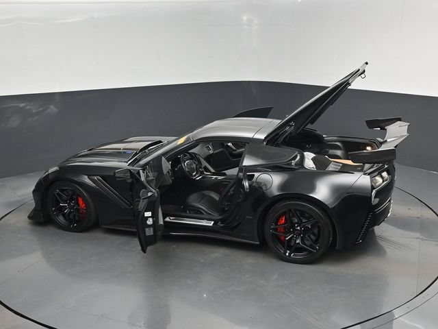 Used 2019 Chevrolet Corvette ZR1 RWD image 17