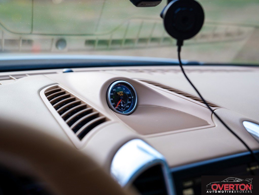 Used 2015 Porsche Cayenne S image 18