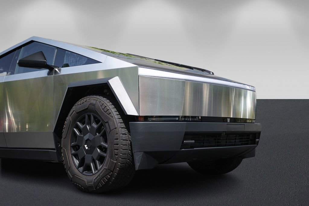 Used 2024 Tesla Cybertruck AWD Crew Cab image 9