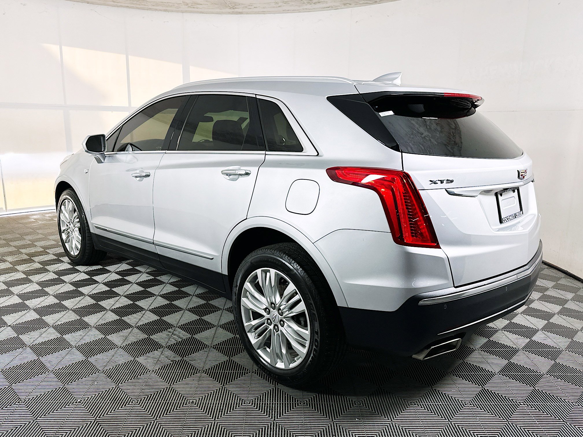 Used 2018 Cadillac XT5 Premium Luxury image 5