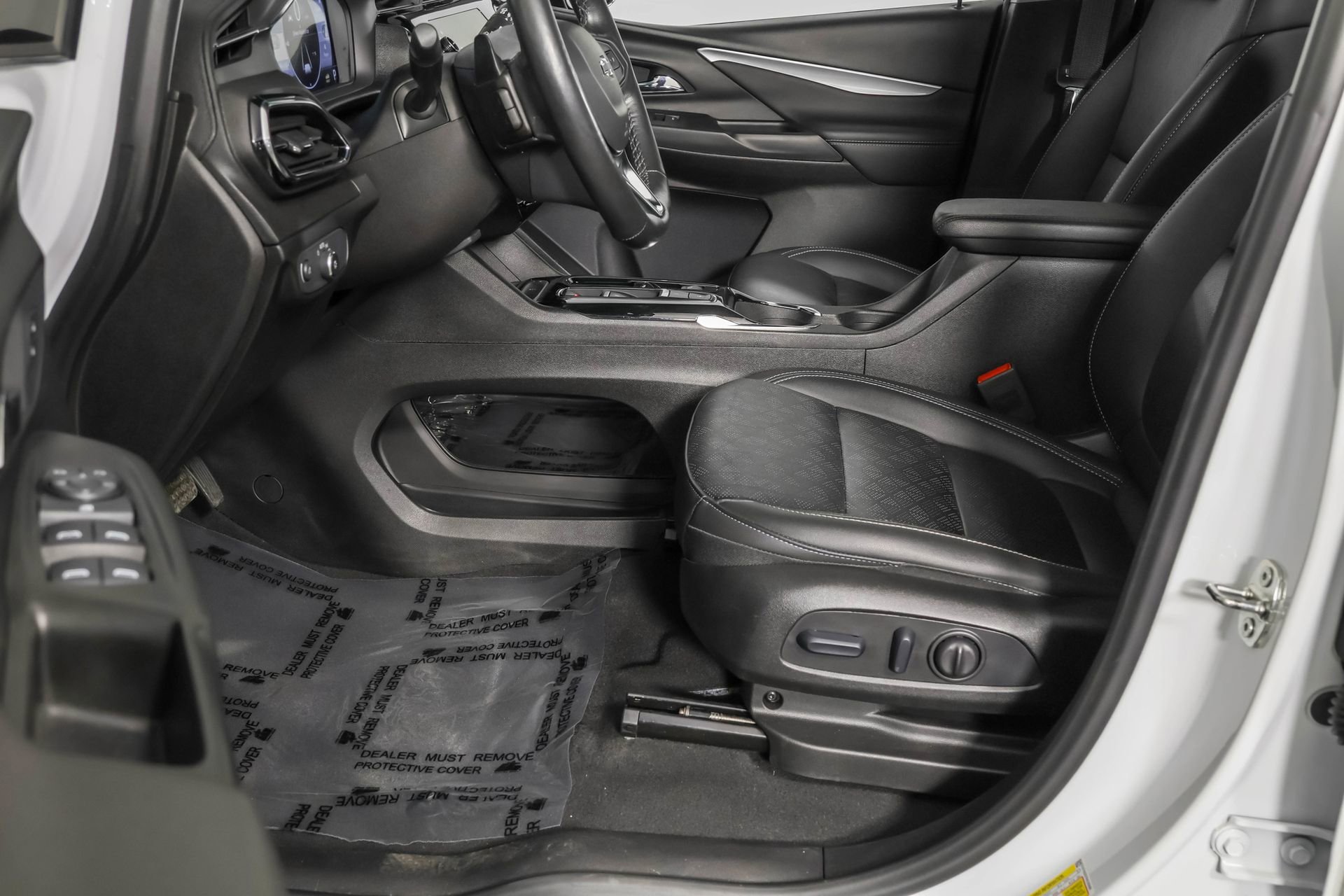 Used 2023 Chevrolet Bolt LT FWD image 23