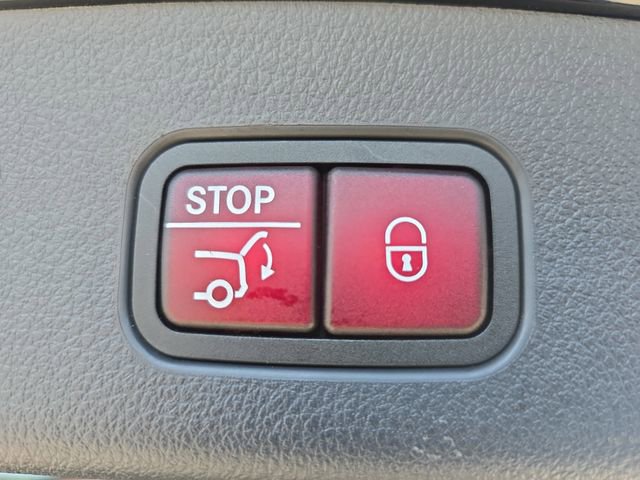 Used 2024 Mercedes-Benz GLC 300 4MATIC image 13