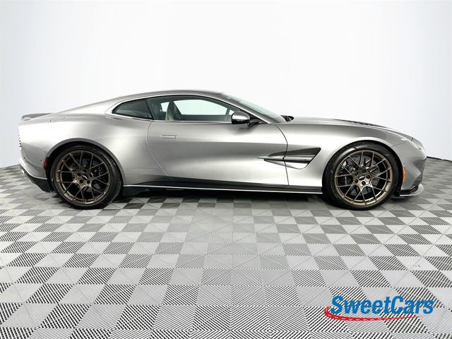 Used 2025 Aston Martin Vanquish RWD image 8