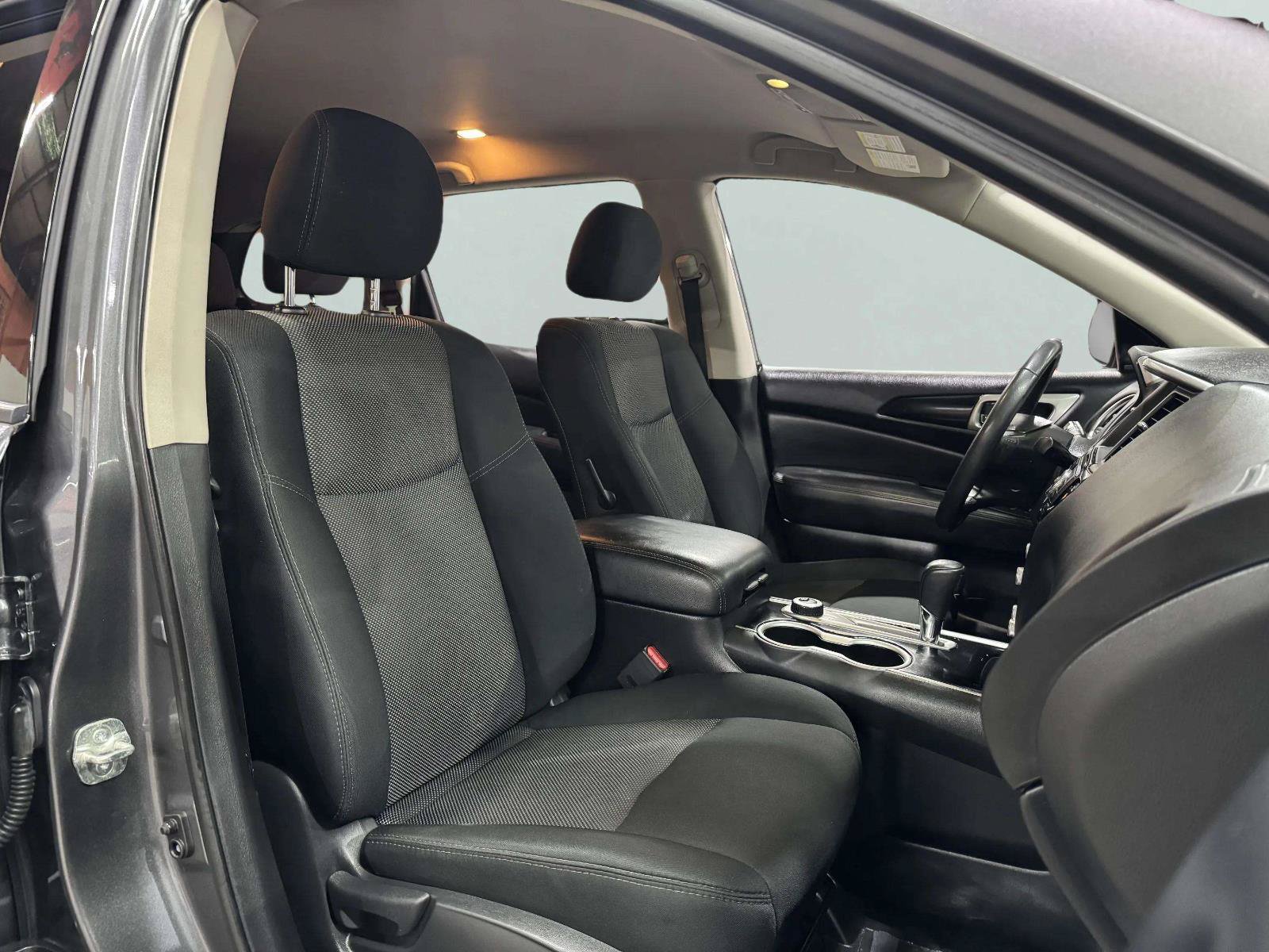 Used 2019 Nissan Pathfinder SV AWD/4WD image 57