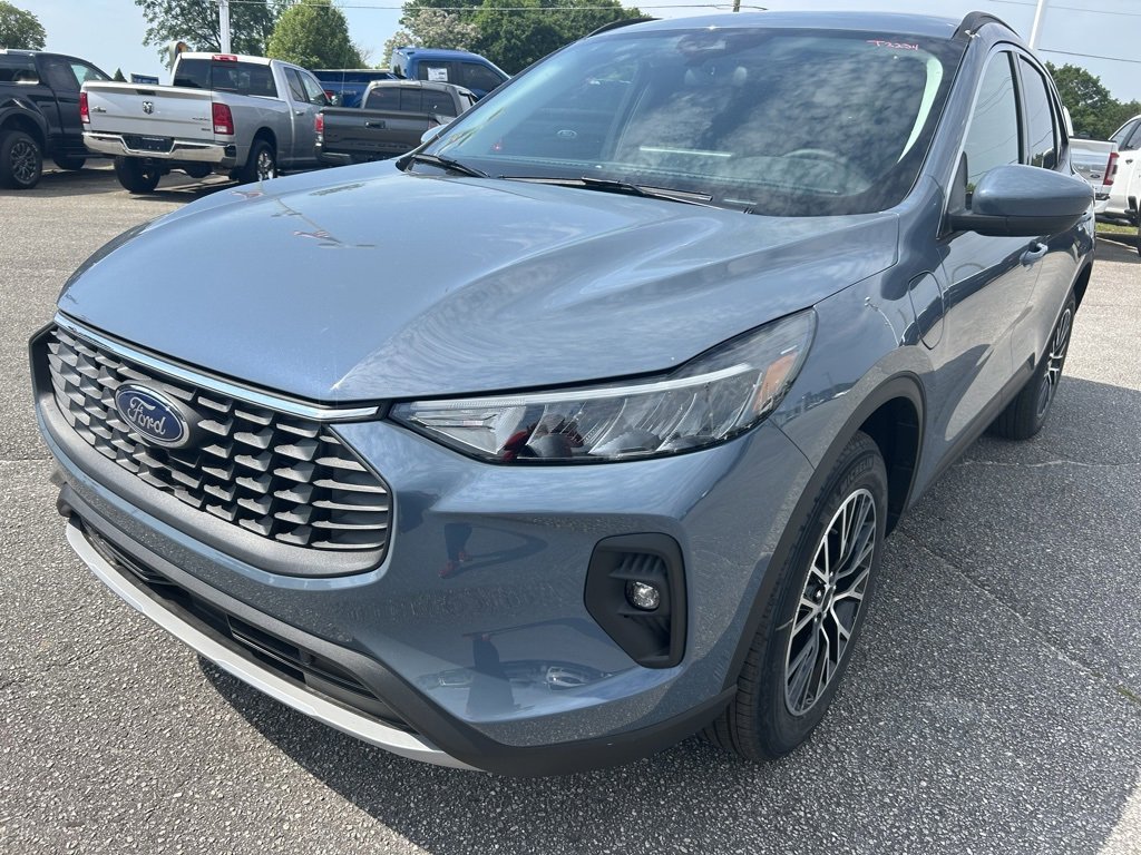 New 2024 Ford Escape SE