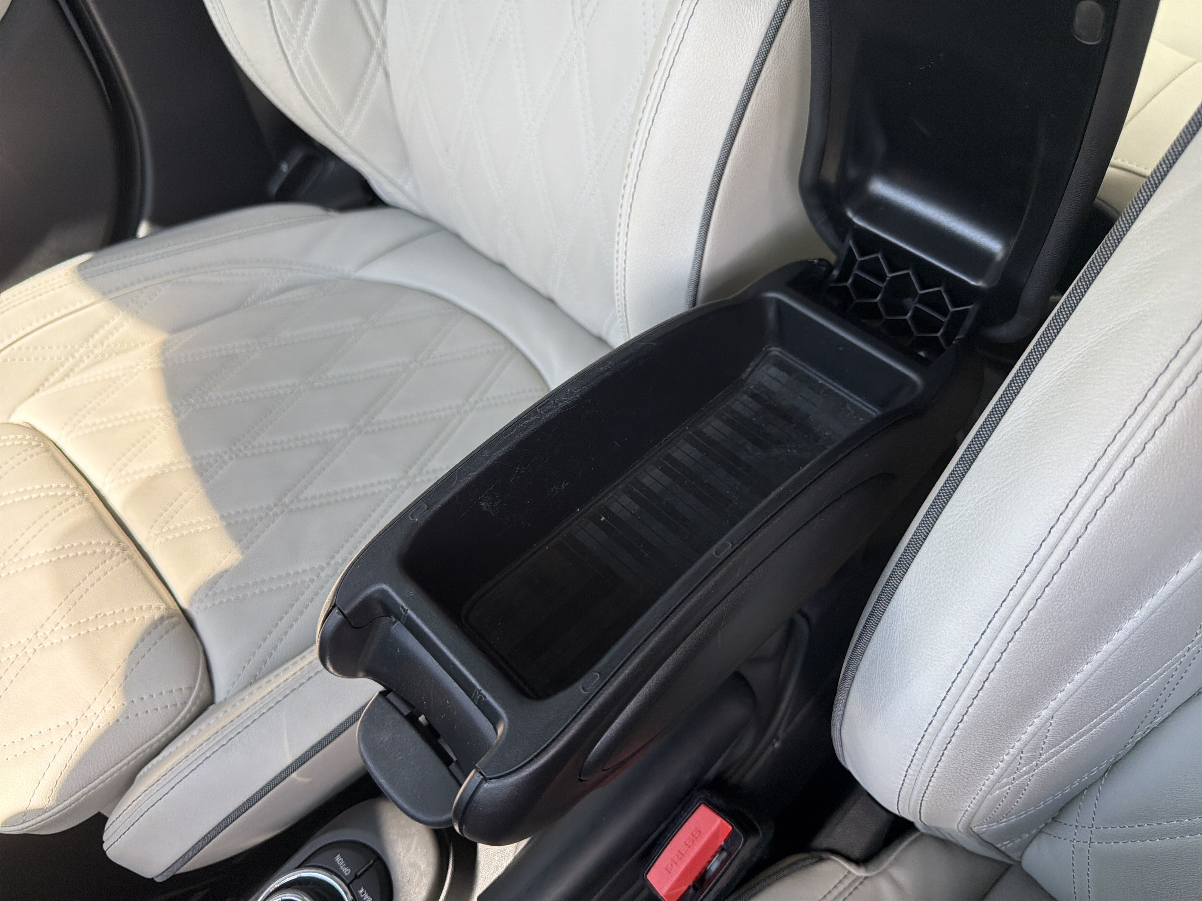 Used 2024 MINI Cooper S w/ Signature Upholstery Package FWD image 40