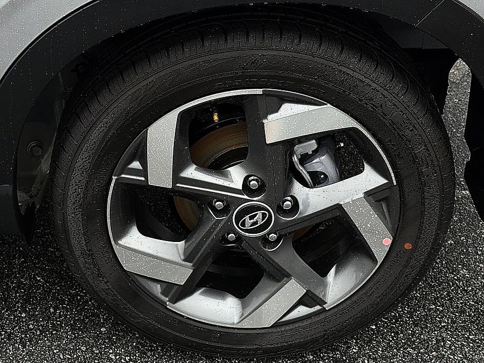 New 2026 Hyundai Venue SEL FWD image 5