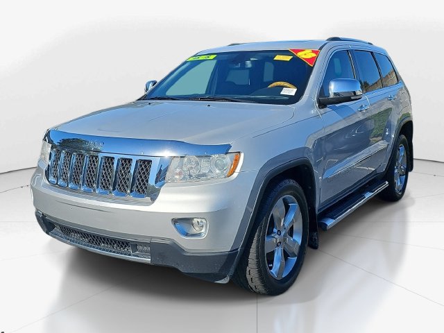 Used 2013 Jeep Grand Cherokee Overland w/ Trailer Tow Group RWD image 7