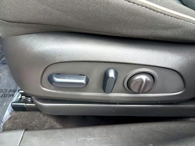 Used 2023 Chevrolet TrailBlazer LT w/ Convenience Package image 17