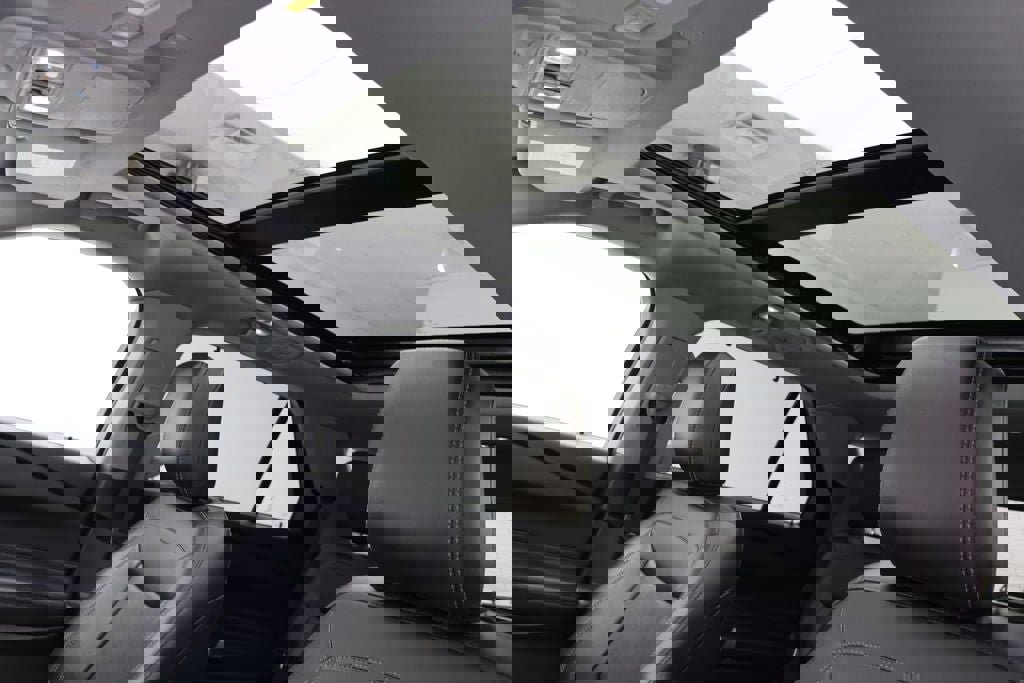 Used 2022 Ford Explorer Limited w/ Equipment Group 301A image 19