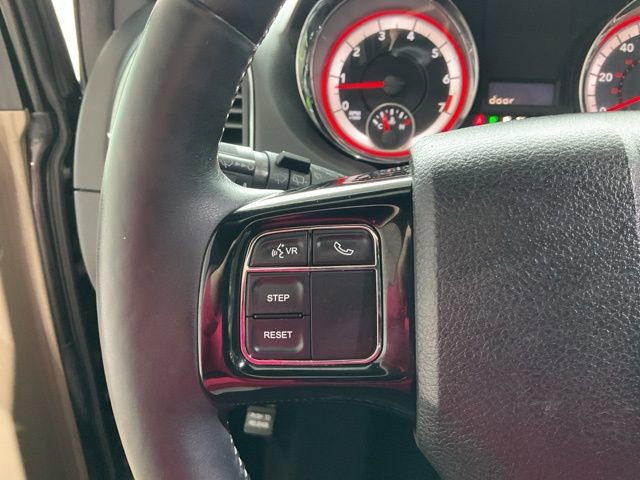 Used 2016 Dodge Grand Caravan SXT image 9