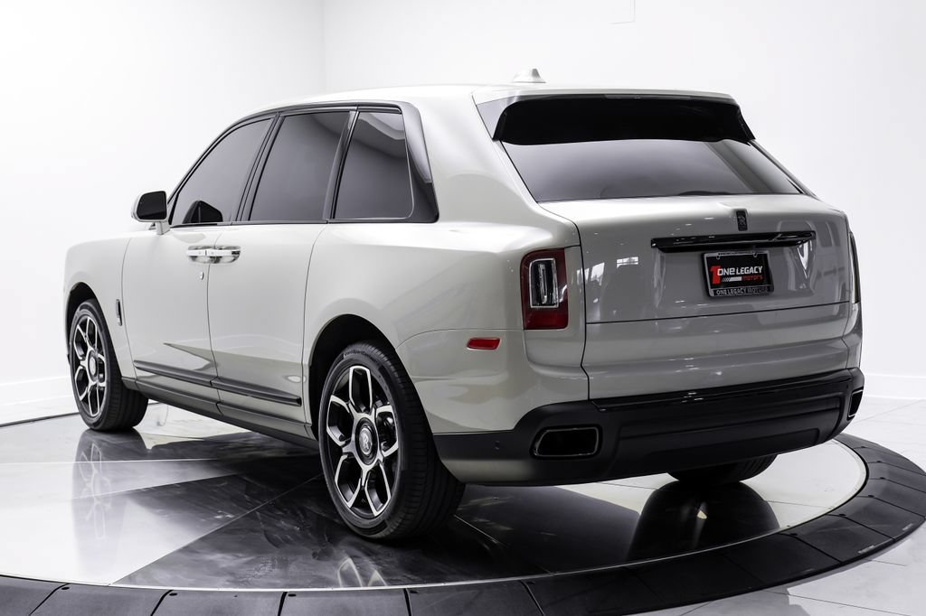 Used 2022 Rolls-Royce Cullinan Black Badge AWD/4WD image 10