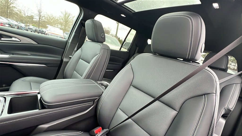 New 2026 Chevrolet Traverse LT w/ Sun and Wheel Package image 15