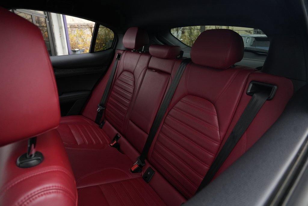 Used 2022 Alfa Romeo Stelvio Sprint image 24