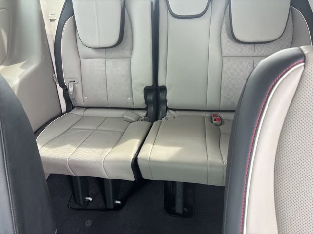 Used 2019 Kia Sedona EX image 32