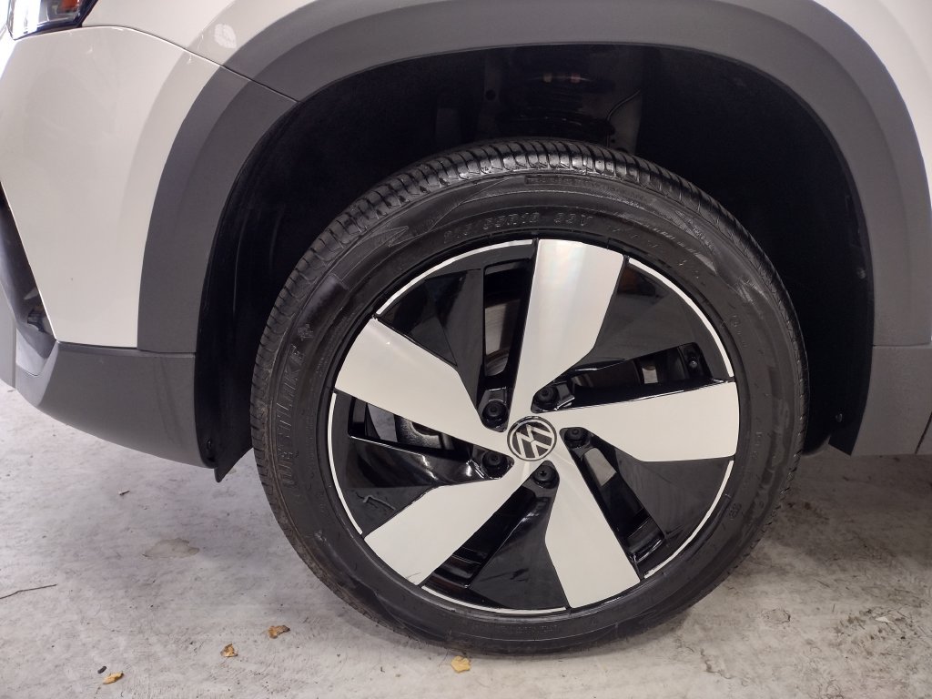 Certified 2025 Volkswagen Taos S AWD/4WD image 6