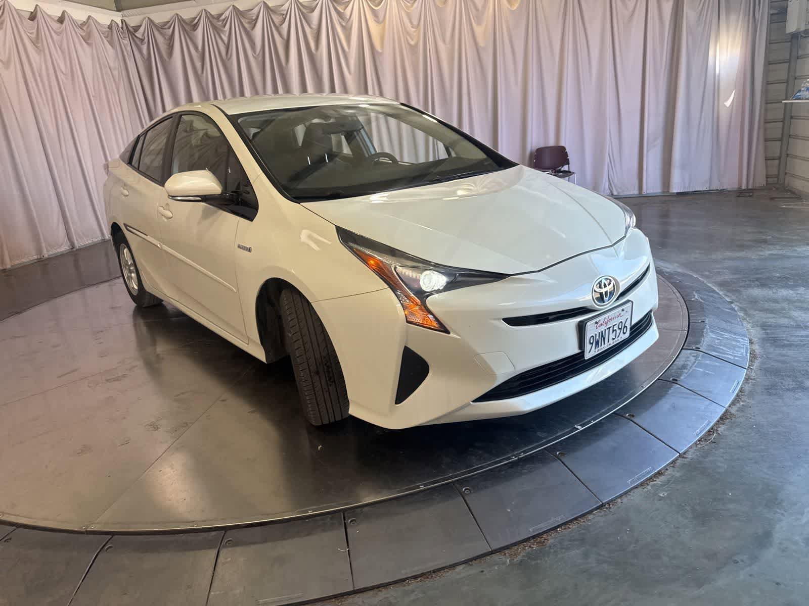 Used 2016 Toyota Prius Three FWD image 3
