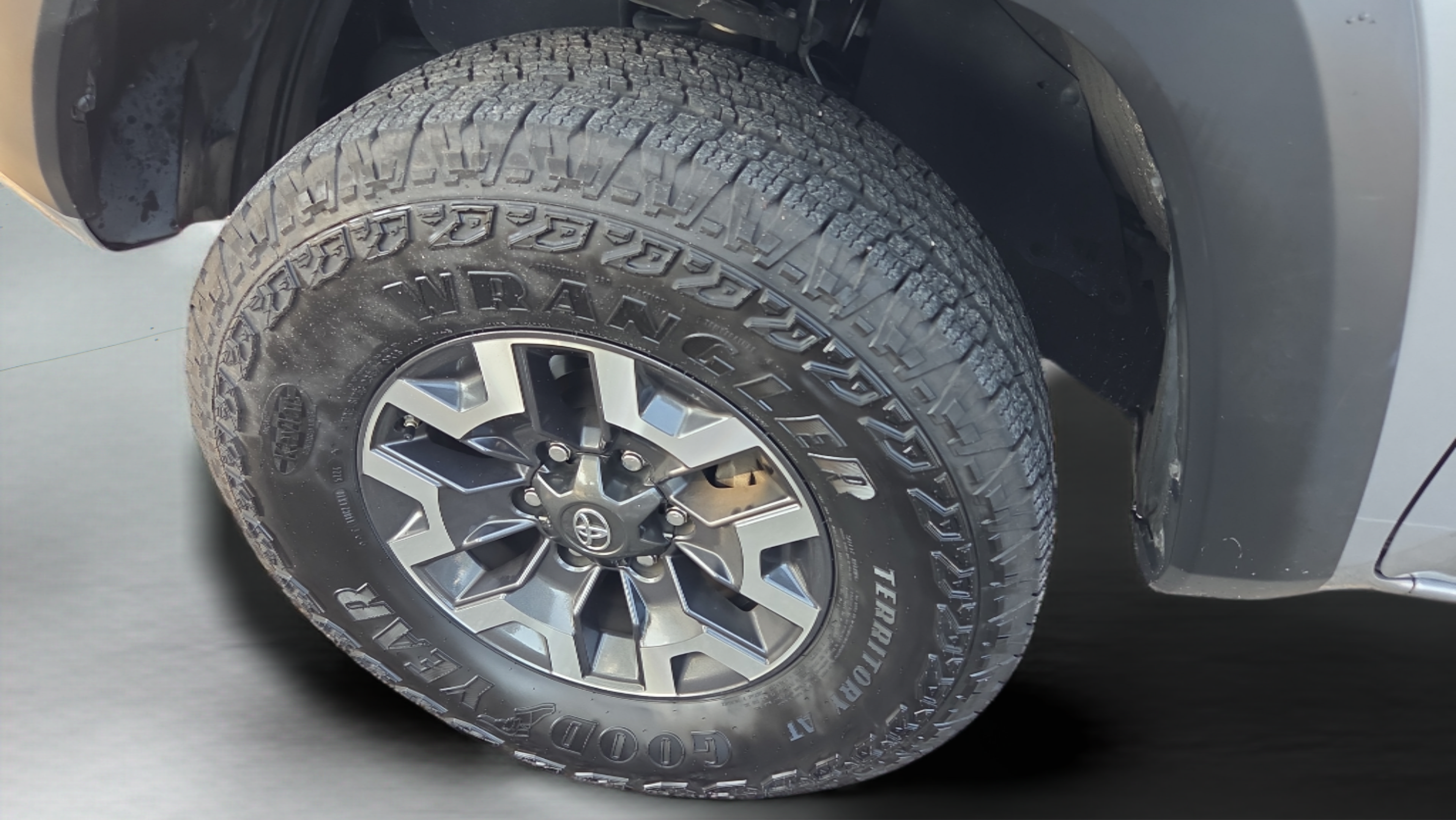 Used 2019 Toyota Tacoma TRD Off-Road AWD/4WD image 29