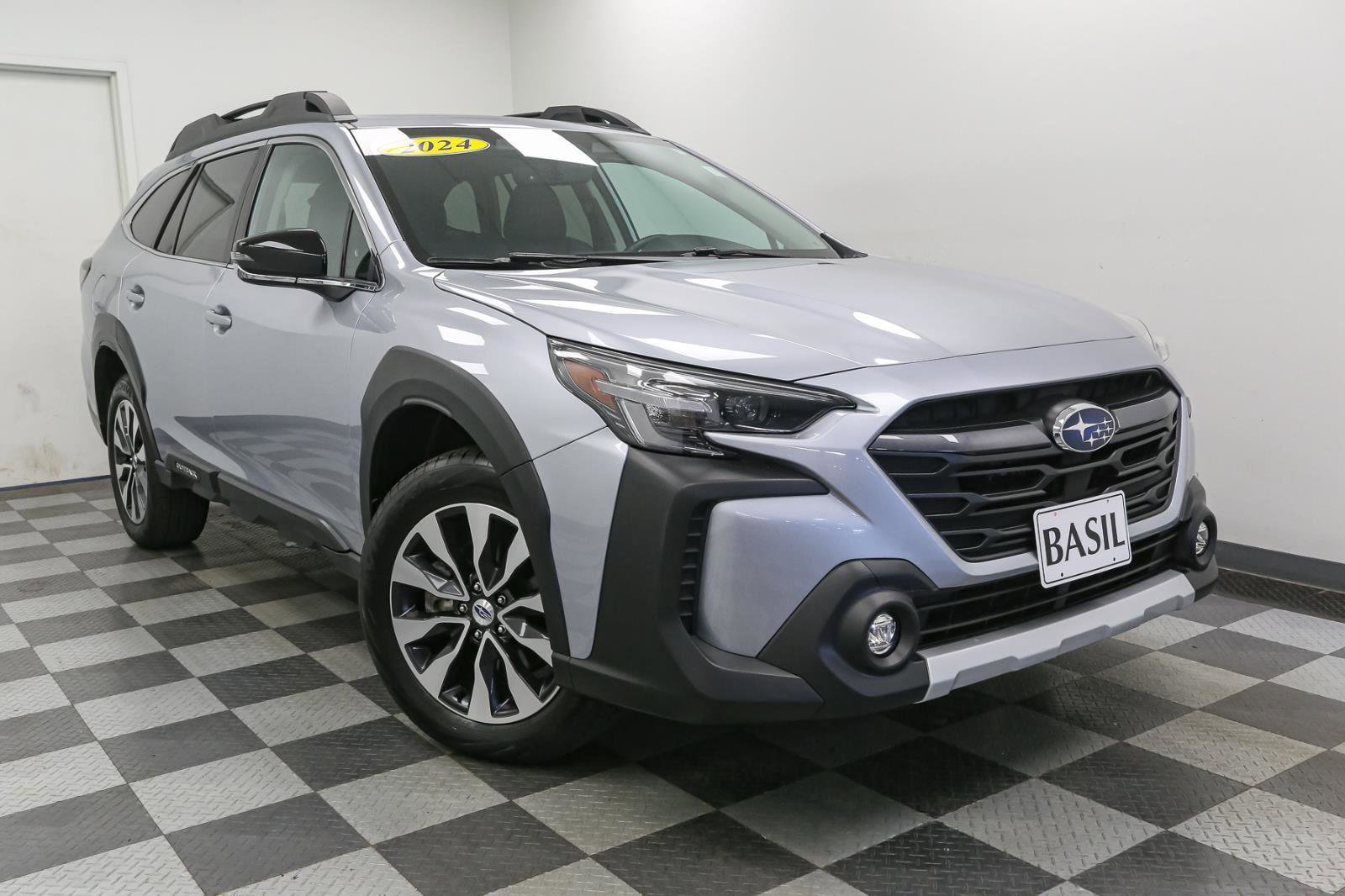 Used 2024 Subaru Outback Limited XT image 2
