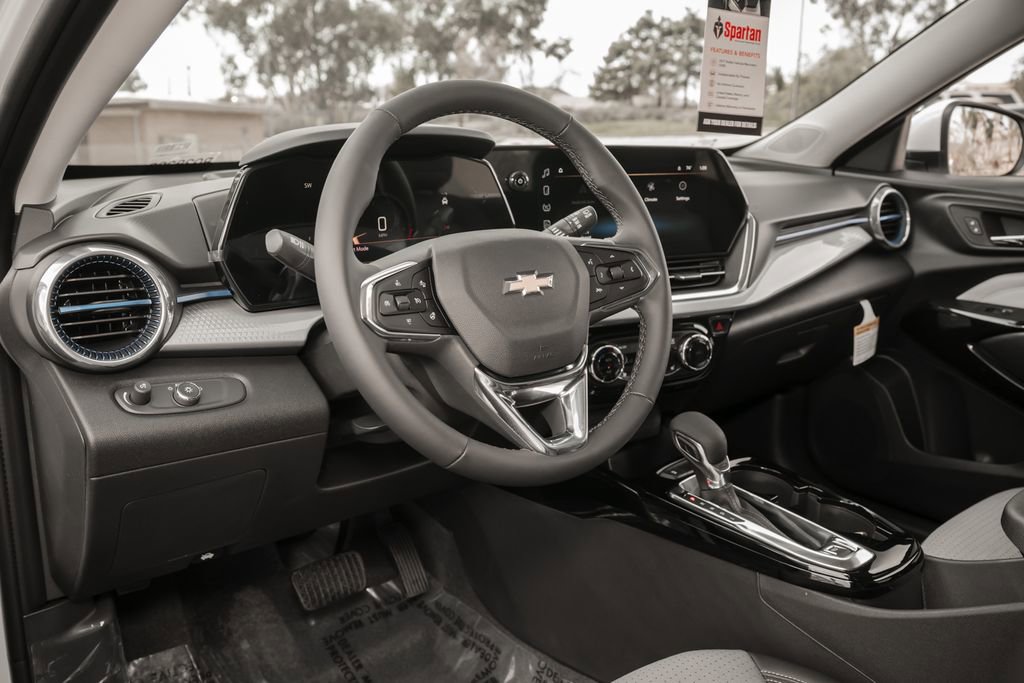 New 2026 Chevrolet Trax LT w/ Driver Confidence Package FWD image 15