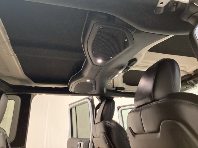 Used 2024 Jeep Wrangler Unlimited Rubicon w/ Technology Group image 30