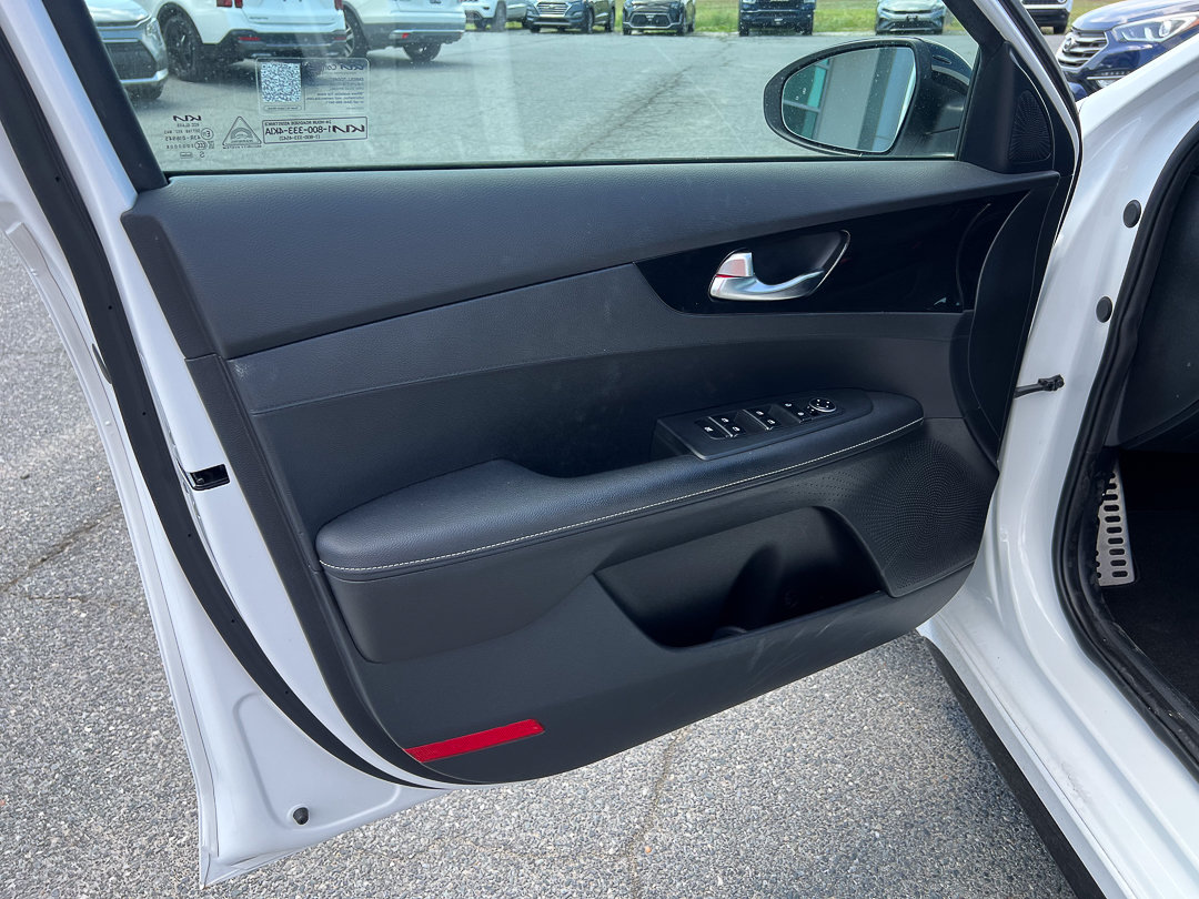 Used 2022 Kia Forte GT-Line FWD image 13