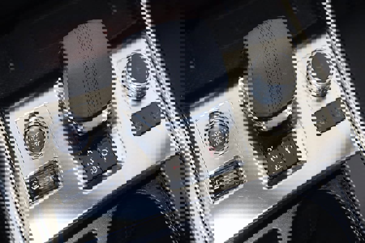 Used 2024 Jaguar XF R-Dynamic SE image 7