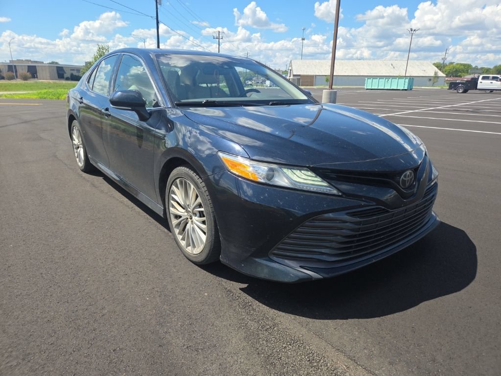 Used 2020 Toyota Camry XLE FWD image 1