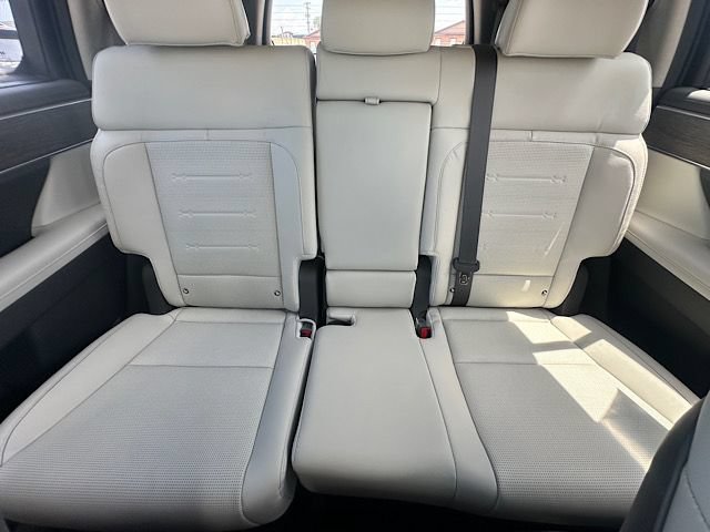 Used 2024 Hyundai Santa Fe Limited AWD/4WD image 29