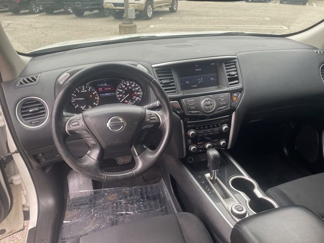 Used 2019 Nissan Pathfinder SV AWD/4WD image 18