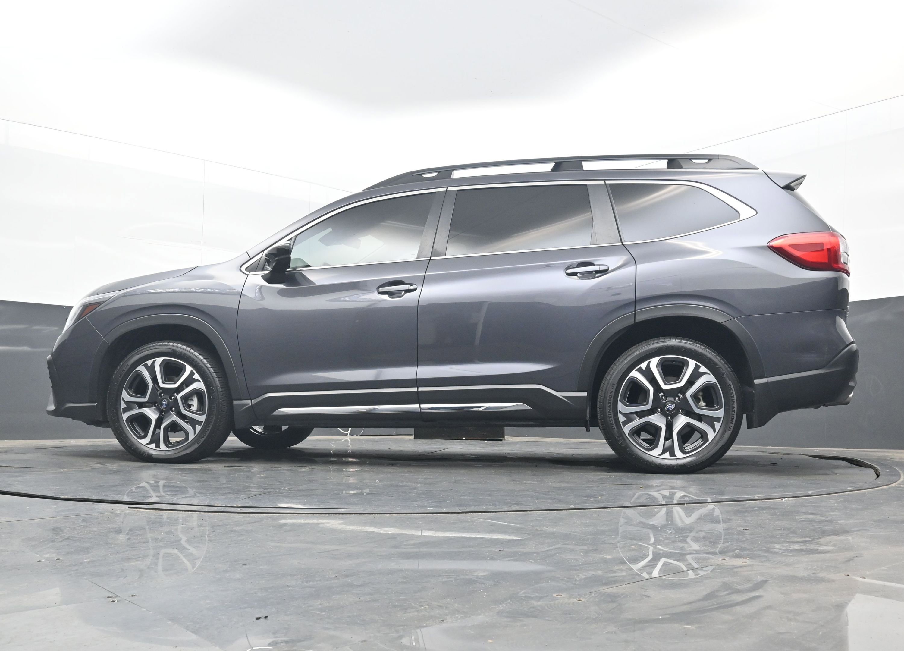 Used 2024 Subaru Ascent Limited image 27