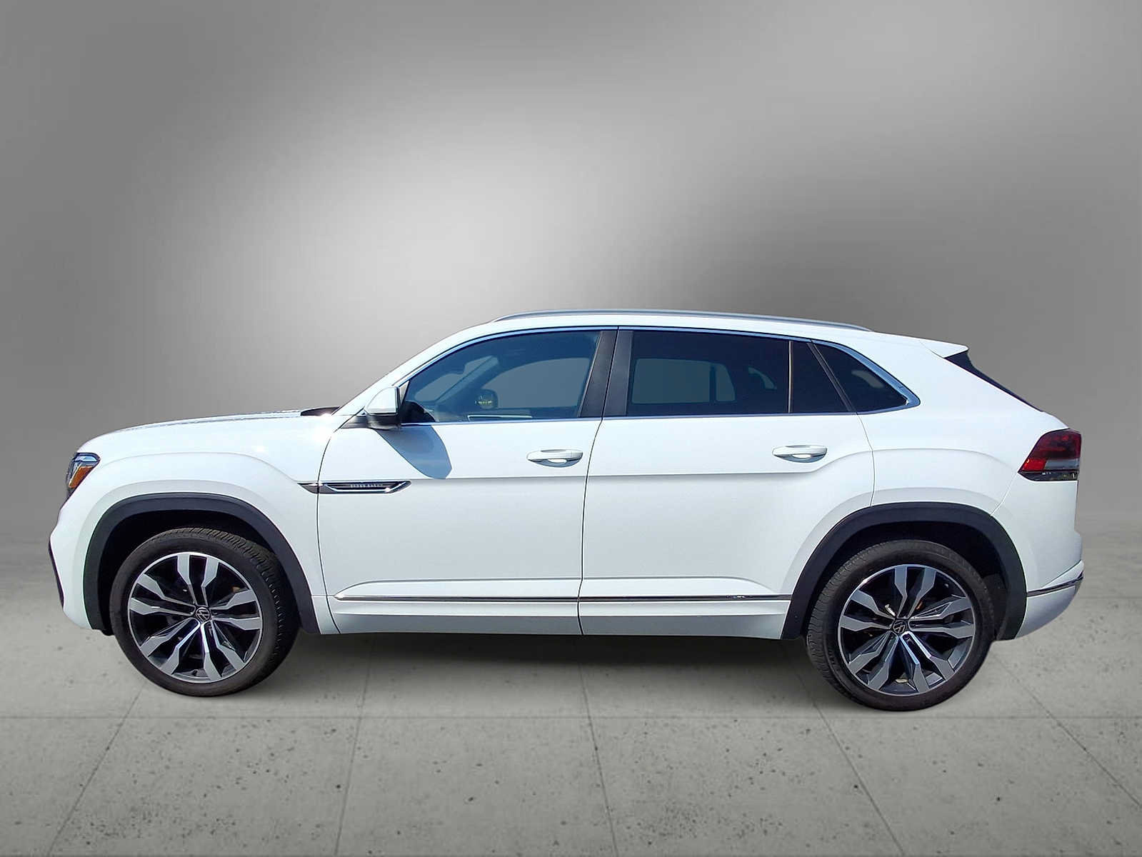 Used 2021 Volkswagen Atlas Cross Sport SEL R-Line AWD/4WD image 5