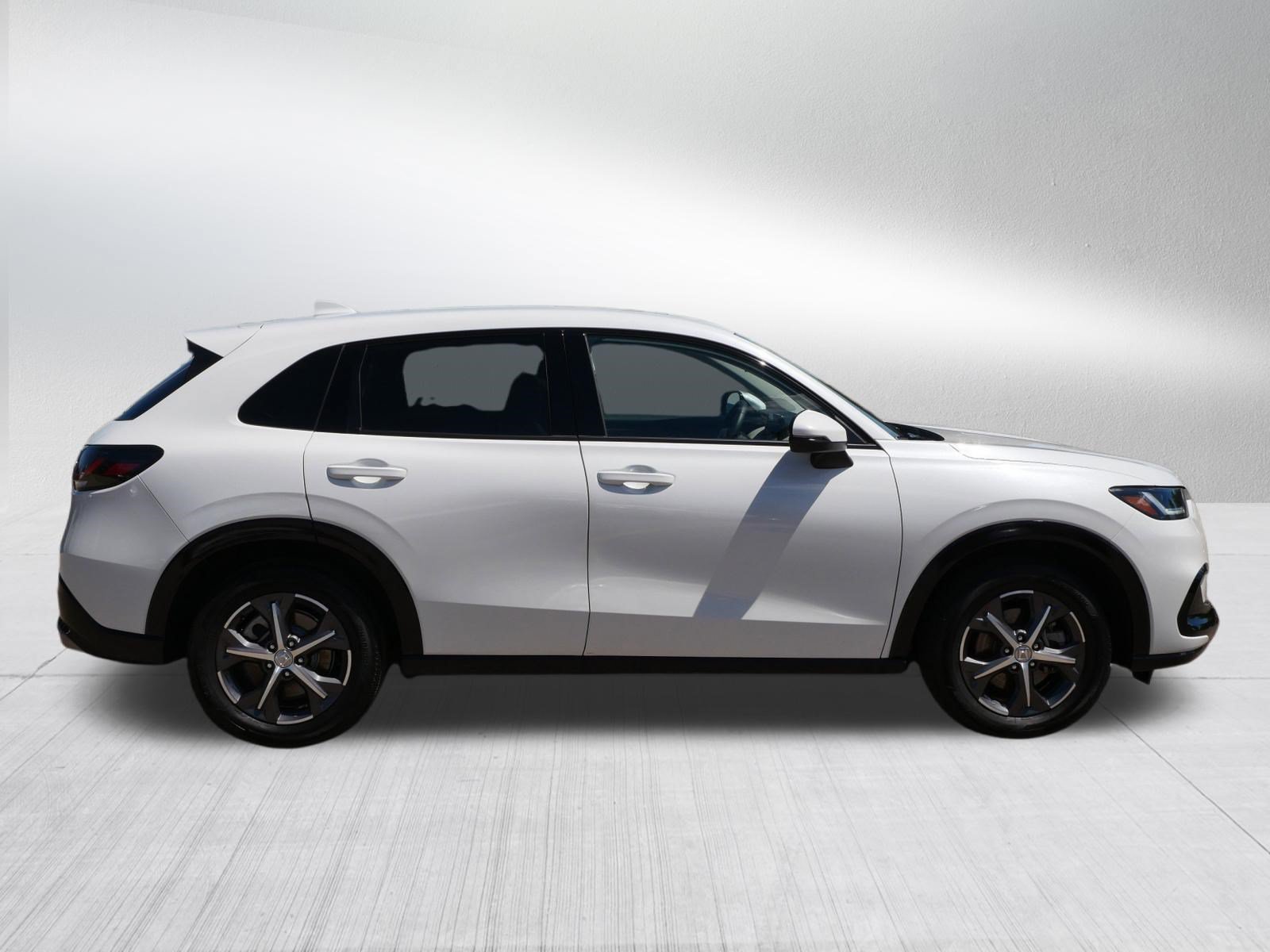 Used 2024 Honda HR-V EX-L image 8