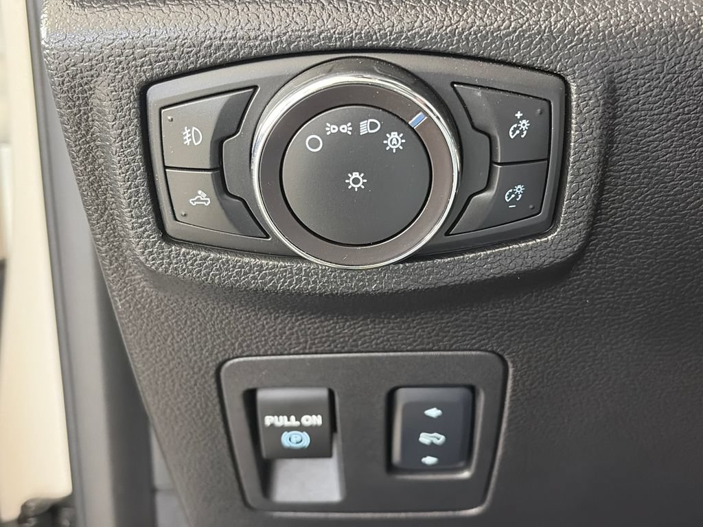 Certified 2018 Ford F150 Platinum w/ Equipment Group 701A Luxury AWD/4WD image 25