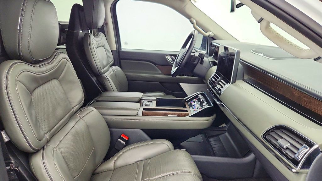 Used 2024 Lincoln Navigator Black Label AWD/4WD image 27